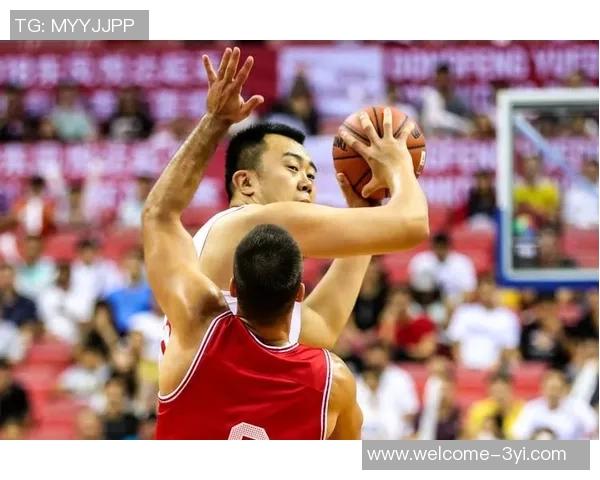 韦尔表现抢眼内线屏障助力球队场均145分145板展现统治力